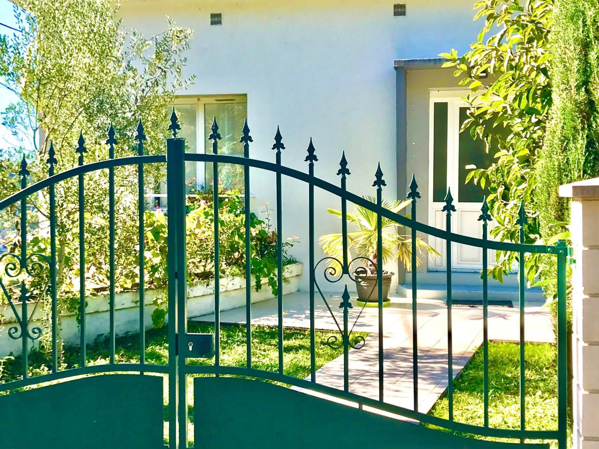Villa Maison Blanche Tulle 1 A 4 Personnes Exterior photo