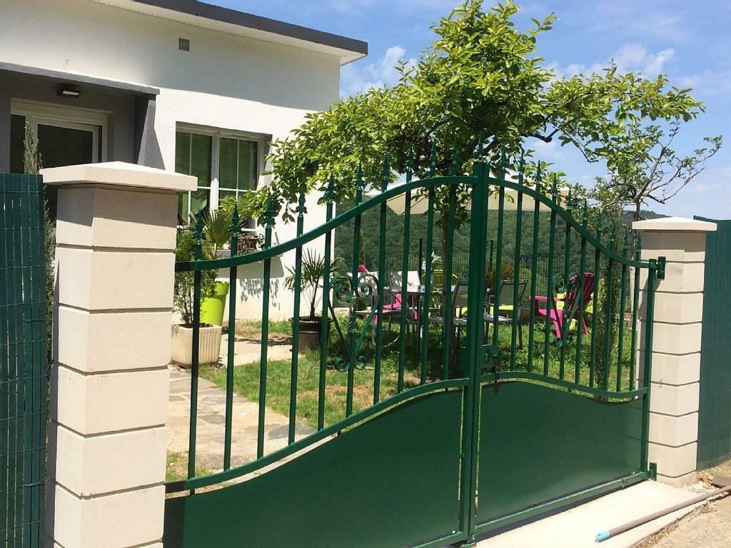 Villa Maison Blanche Tulle 1 A 4 Personnes Exterior photo