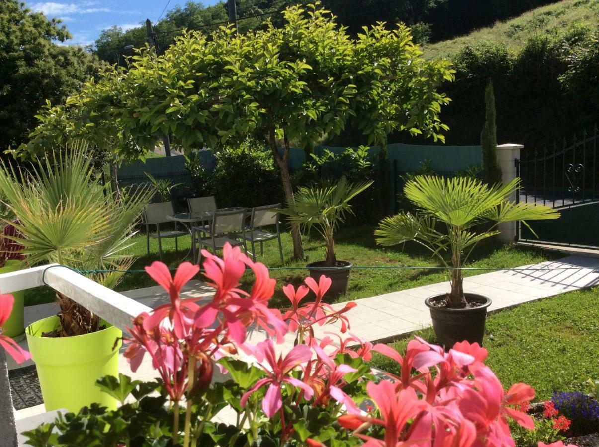 Villa Maison Blanche Tulle 1 A 4 Personnes Exterior photo
